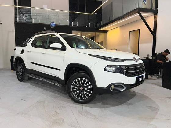 FIAT TORO 1.8 16V EVO FLEX FREEDOM AT6 FIAT TORO 1.8 16V EVO FLEX FREEDOM AT6